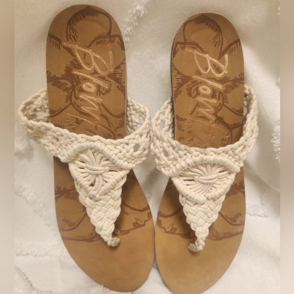 Blowfish Women's Cream Sandals Sz 7 1/2